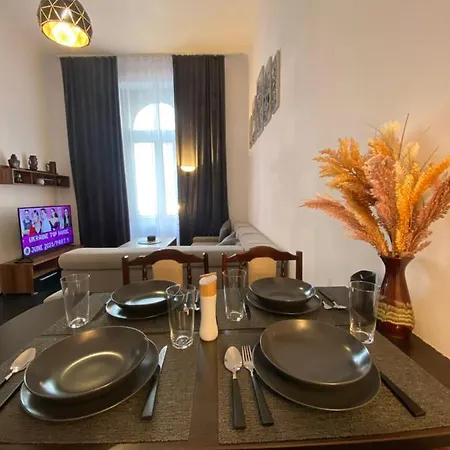 Stradom Service Apartment *